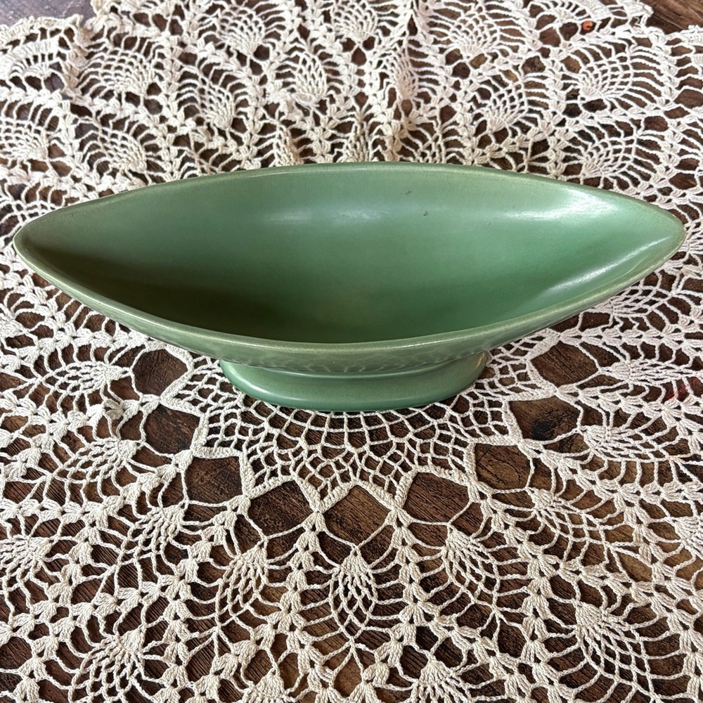 Vintage Red Wing USA pottery 5006.